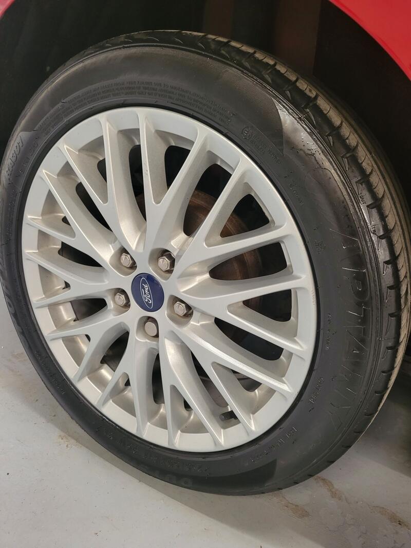 FORD FOCUS
