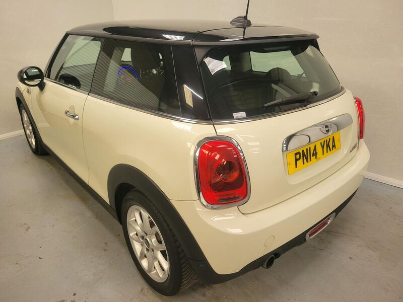 MINI HATCH