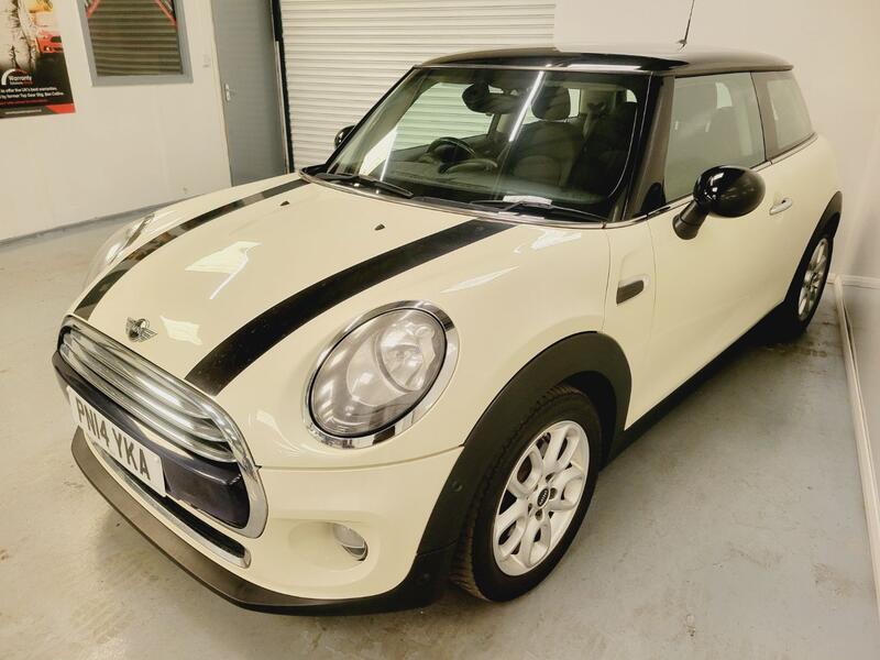 MINI HATCH