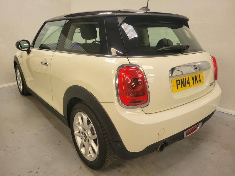 MINI HATCH
