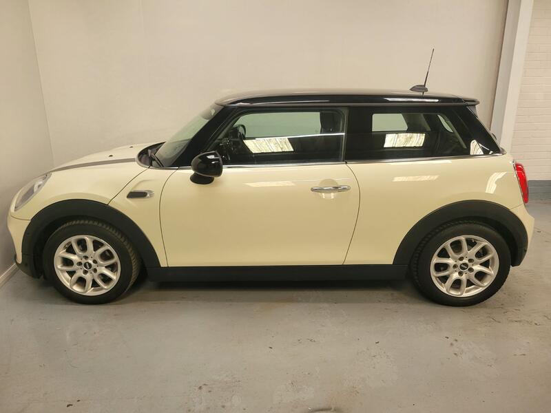 MINI HATCH