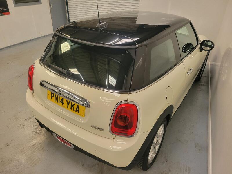 MINI HATCH