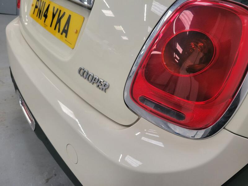 MINI HATCH