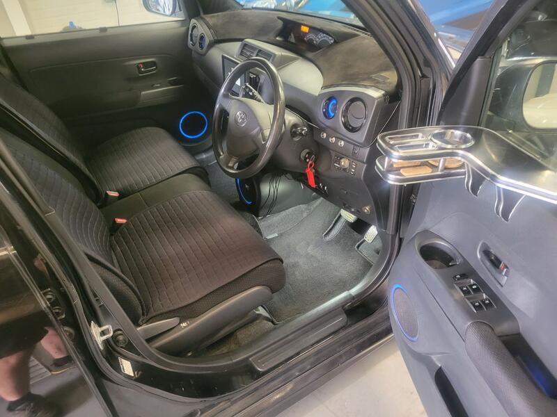 TOYOTA BB